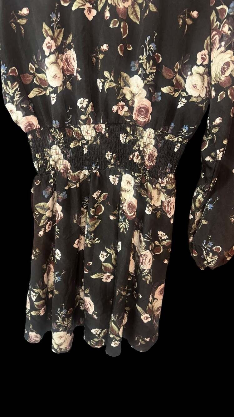 Justify - Picture 2 of 4